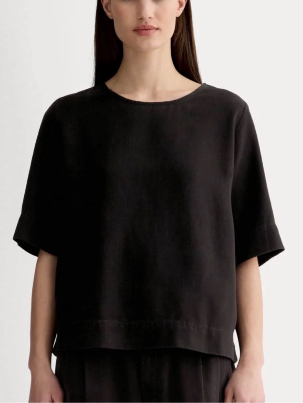 Everlane NWT The Relaxed Tee in Buttersoft